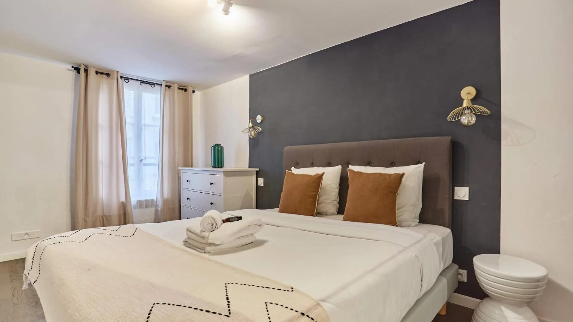 Apartment In The Heart Of Paris 4 People Fbmar3